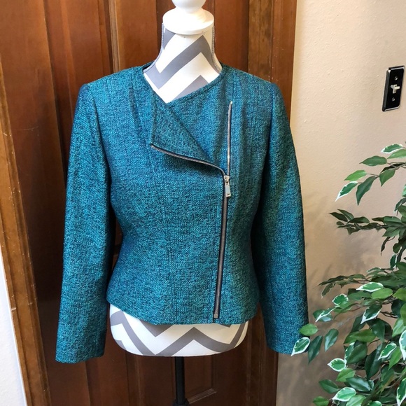 Elie Tahari Jackets & Blazers - Elle Tahari blazer🌹🌹🌹